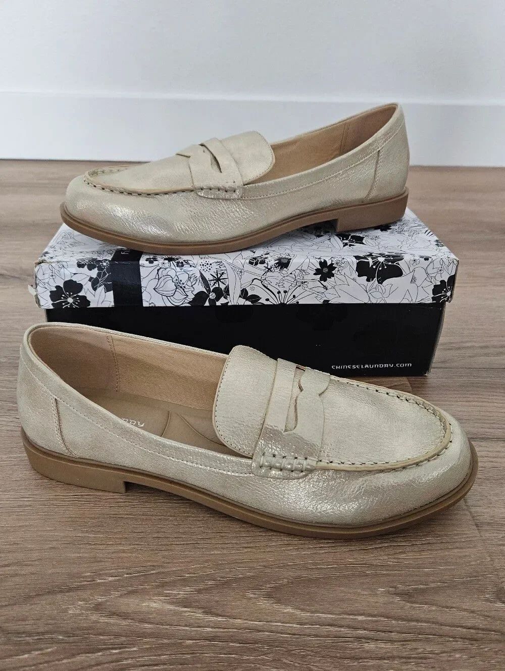 Chinese Laundry Women's Beloved Penny Loafers in Gold Size 11